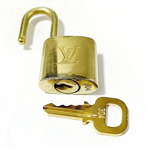 Authentic LOUIS VUITTON LV 10 SET PADLOCK KEY BAG CHARM CADENA GOLD-PLATED - Picture 2 of 4